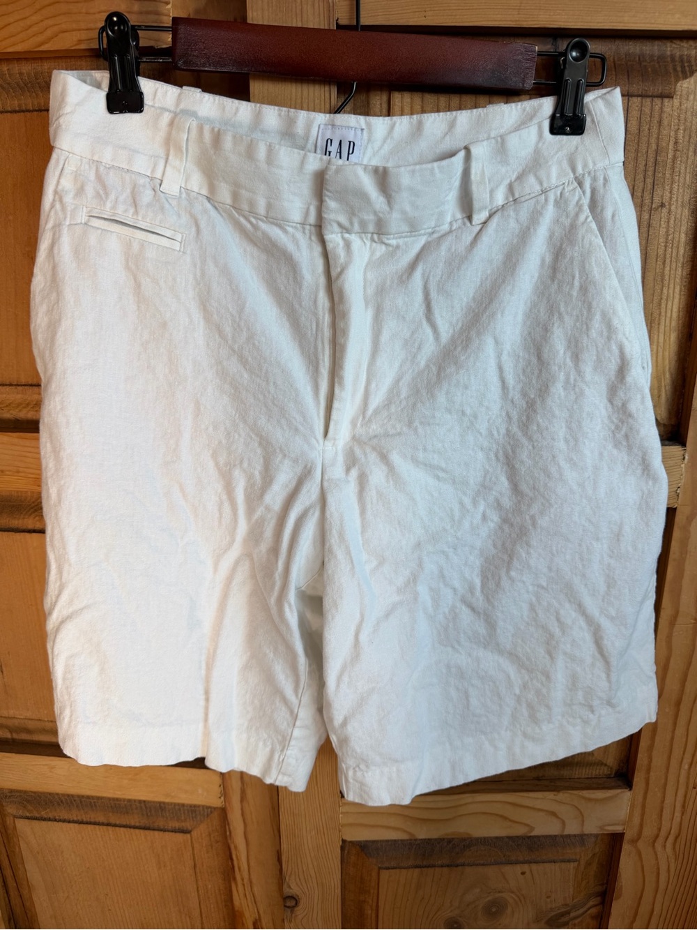 GAP Women’s White Flat-Front Casual Shorts